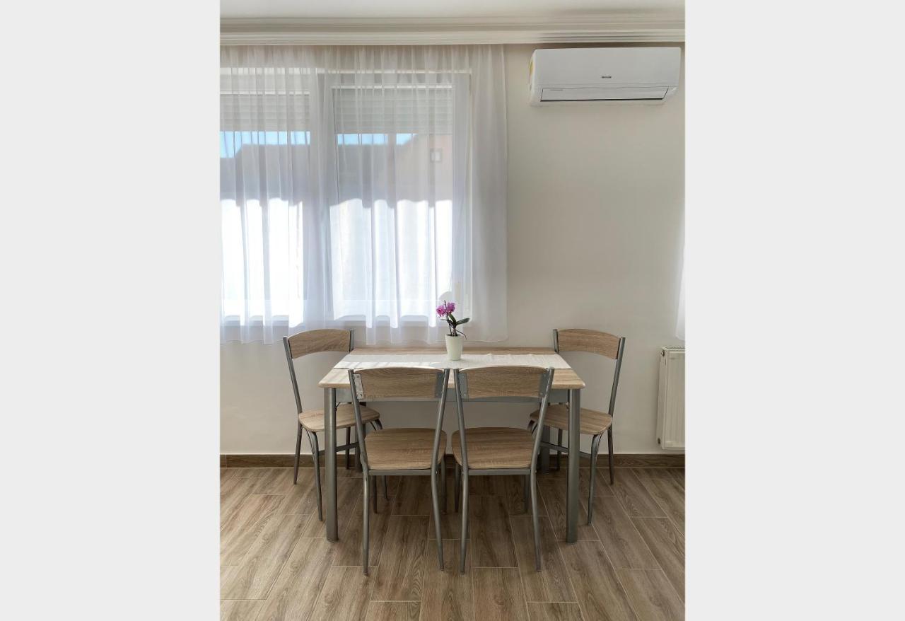 Andrea Apartmanok 2 Hajdúszoboszló المظهر الخارجي الصورة